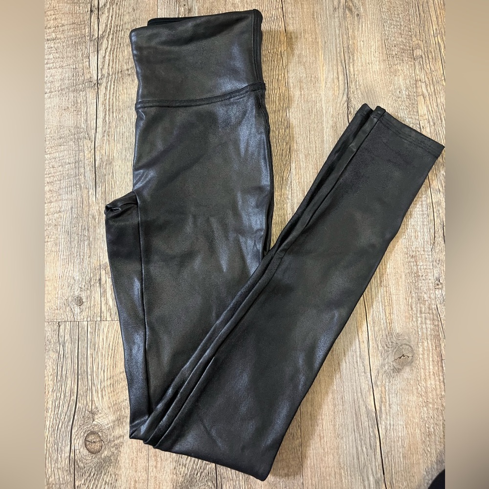 Spanx faux leather leggings - size xsmall - Picture 6 of 10